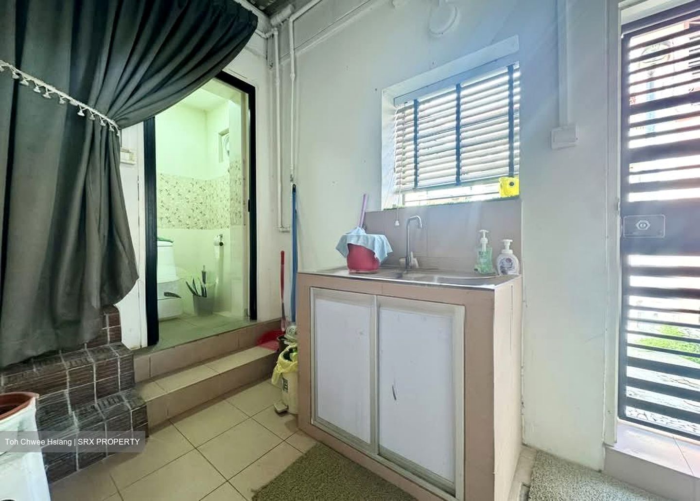 Joo Chiat Road (D15), Shop House #556103471